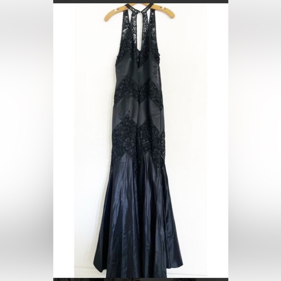 Kay Unger Black Satin Portrait Collar Sleeveless Sheath Formal Dress S 12 G#39
